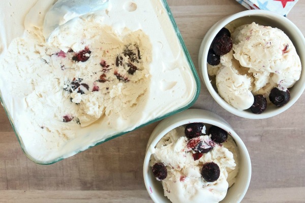 KarylHenry's tweet photo. I'm celebrating #NationalIceCreamDay with my No-Churn Dark #Cherry Ice Cream! 4 ingredients are all you need for this amazing summer treat https://t.co/wQDS79bLDN #icecream #darkcherries #easyrecipe https://t.co/aUtCl4xnC2