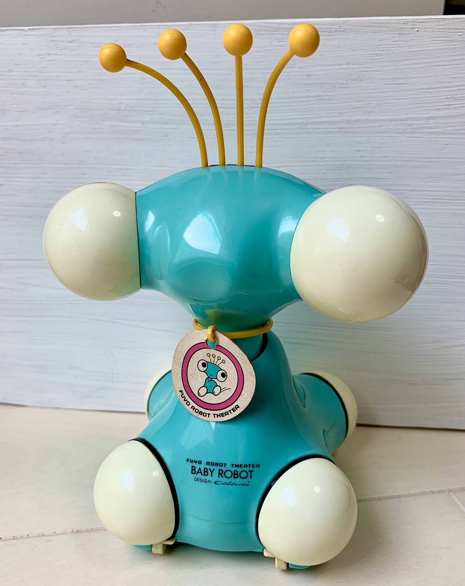 ★【レアもの】つくば万博EXPO85で活躍したベビーロボットが描かれた記念メダル