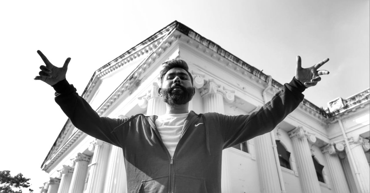 தாகங்கள் இன்றி , தேடுதல் இல்லை ,
தோல்விகள் இன்றி , பாடங்கள் இல்லை ,
தியாகங்கள் இன்றி , வெற்றிகள் இல்லை ,
முயற்சிப்பவனுக்கு எல்லை இல்லை தோழா..

#tamilhiphop #rapmusic #underdogs #riseoftheunderdogs #wereppinsouthu #theUGTribe #Undergroundtribe
