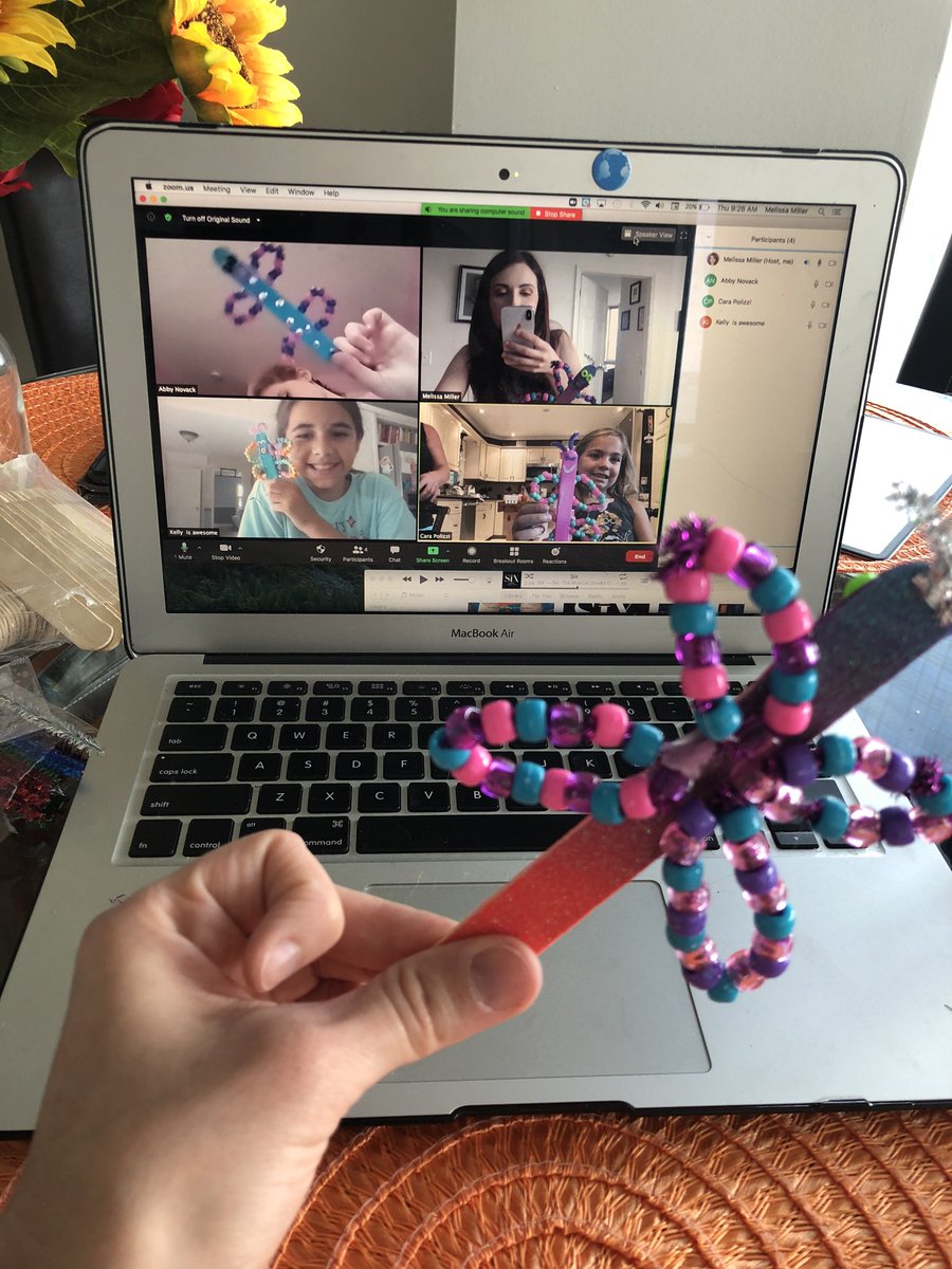 MsMillerWPS's tweet photo. Having tons of fun with the “Let’s Get Crafty” group for @WPSSummer !!!!! https://t.co/ITKdkjmF73