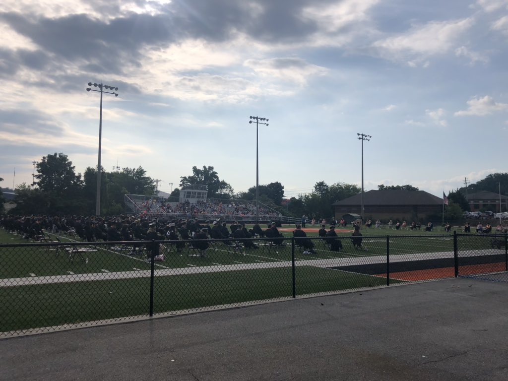 TRAVISRBRITTON's tweet photo. Pigeon Forge Graduation #GoPFTigers https://t.co/b6u7V1Zw7D