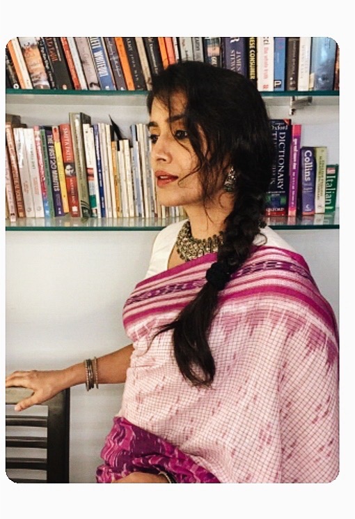 sonalikulkarni's tweet photo. Out from a classic novel.. 
☺️💗💜💗☺️

Saree by #ArtisticCurations 😍
Thank you @prache1 and @shrutisbagwe for making the frame look so lovely😊

#classiclook #saree #retrostyle #sareenotsorry #lockdownphotoshoot https://t.co/2IJUiVHqhW
