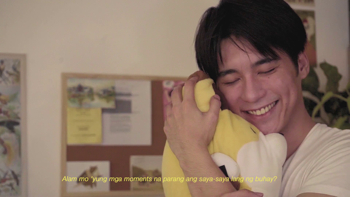 Black_SheepPH's tweet image. "Alam mo ‘yung mga moments na parang ang saya-saya lang ng buhay? Pero minsan, sa sobrang saya, natatakot ka baka may kapalit pala ‘tong lungkot?" #HelloStrangerEP4