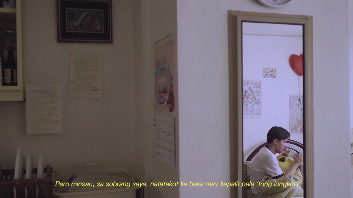 Black_SheepPH's tweet image. "Alam mo ‘yung mga moments na parang ang saya-saya lang ng buhay? Pero minsan, sa sobrang saya, natatakot ka baka may kapalit pala ‘tong lungkot?" #HelloStrangerEP4