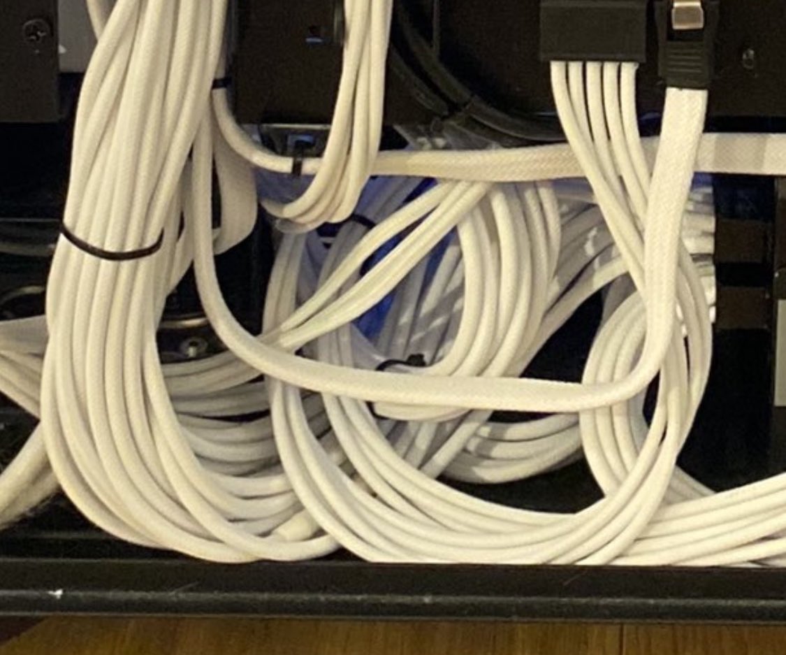 Совенций Котухов tweet media