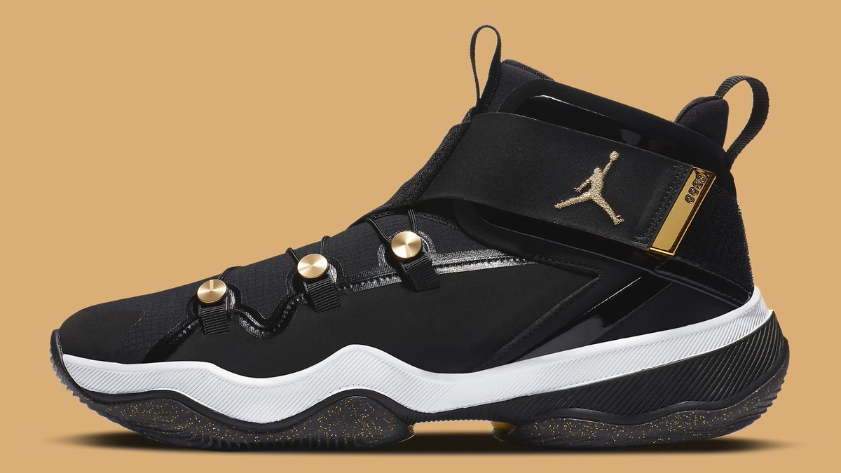 fsstreetball's tweet photo. Tênis de Basquete - Reebok Question Mid Iverson Roundball Classic https://t.co/3vS4AsBYSB

#hypebeast #reebok #sneakers #alleniverson https://t.co/T1SyXDHTPe