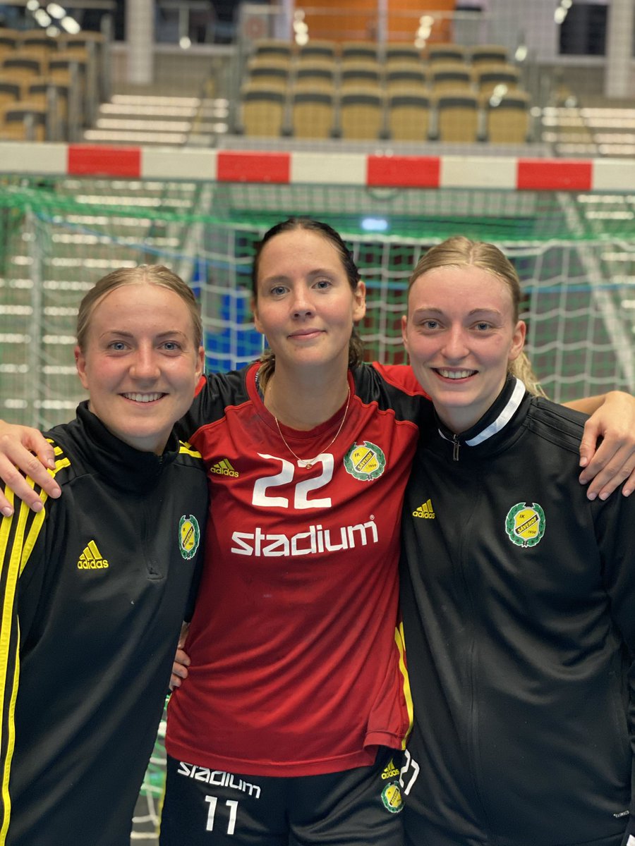 På måndag börjar våra damer träna handboll igen! #sävehof #gulsvartmagi