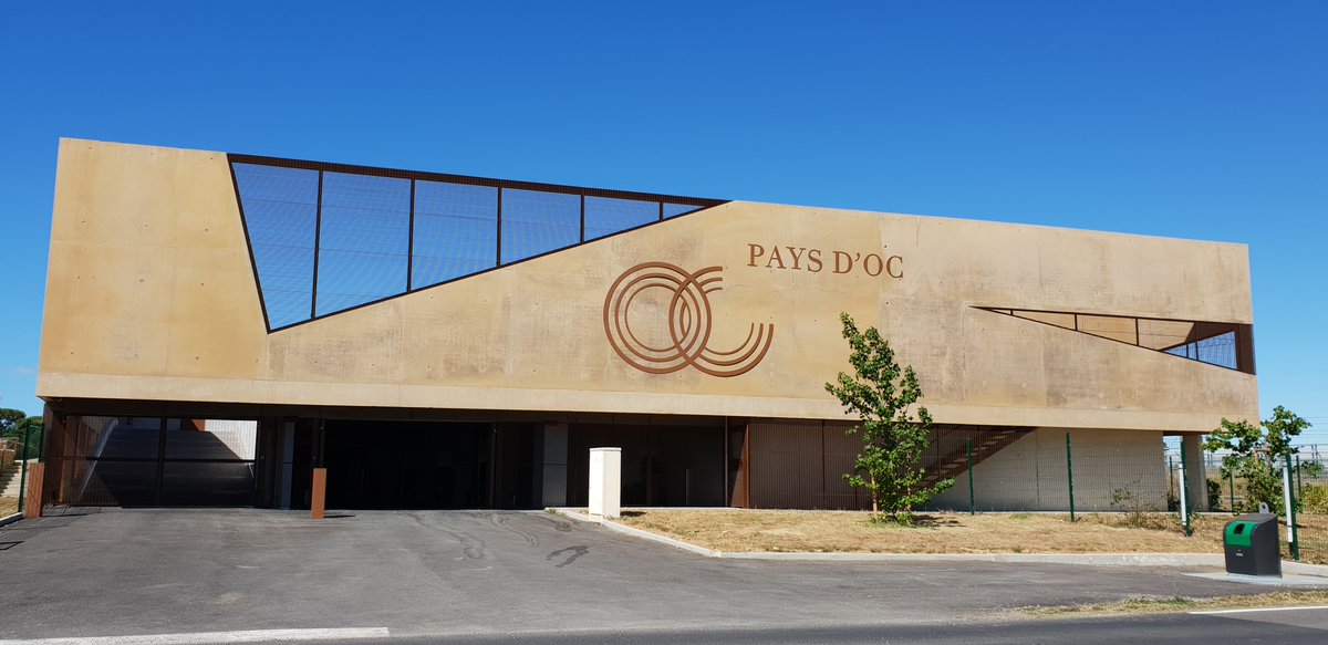 JeanLucBonnin's tweet photo. Séance de travail ce matin dans les nouveaux locaux des Vins Pays d’Oc IGP aux portes de Montpellier. La partie réceptive de ce véritable vaisseau amiral va être prochainement ouverte à la location et j'ai quelques projets pour 2021... #VinsdePaysdOcIGP https://t.co/EqUnbOm5AC