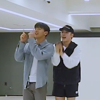 NUIR618's tweet photo. 앞니즈 (๑˙Ⱉ˙ฅ) https://t.co/QGyMsf7u5g