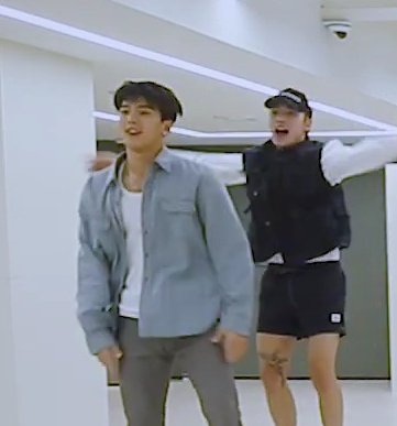 NUIR618's tweet photo. 앞니즈 (๑˙Ⱉ˙ฅ) https://t.co/QGyMsf7u5g