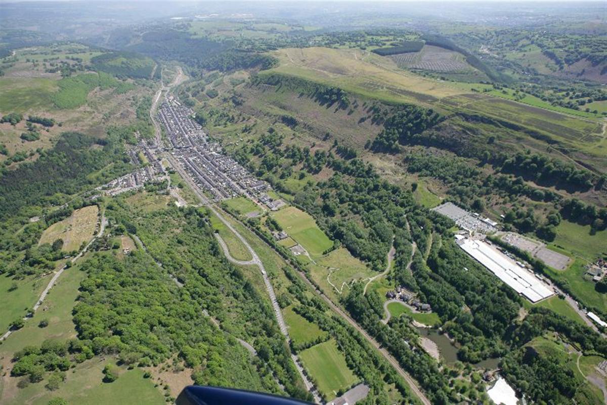 The Garden Festival site is still identifiable today, but barely any of the original infrastructure remains.The lakes at the lower part of the site are the most obvious relic, while the upper end of the funicular is now a retail park.