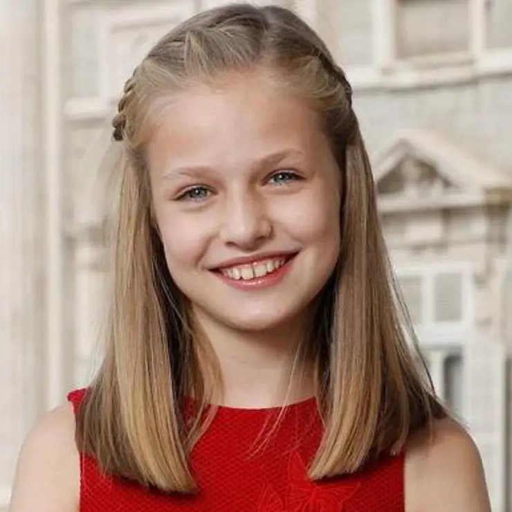 donchalecos's tweet photo. 📊 ¿Quien debería ser la próxima REINA de España?

MG❤️   LEONOR 
RT 🔄    CHENOA https://t.co/akvVtQy8ZN