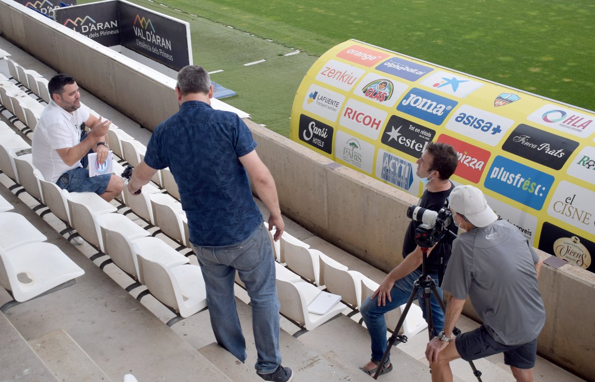 Lleida_Esportiu's tweet photo. 🗣️ En @Vallentins, aficionat del Lleida, protagonista al programa #OnzeTV3!

📍 Gravació realitzada el passat 25 de juny

👉🏻 https://t.co/WZfd0qAnLt

#LleidaEsportiu 🔵 https://t.co/zB5tEQ0tYk