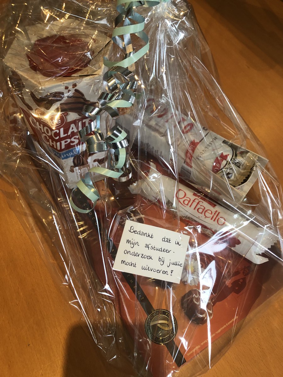 MeetingsNL's tweet photo. Merlin, bedankt voor je inzet de afgelopen periode! Wij gaan lekker genieten van je cadeau 🤩🍫🍪#afstuderen #afstudeeronderzoek #meetingsnl #apeldoorn https://t.co/pjWCnZPpid