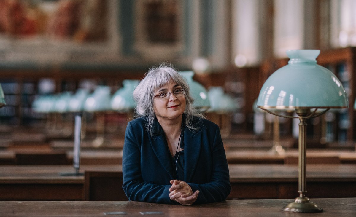 COLLEX_IR's tweet photo. #CollExPersée #ParoleDeDirecteurs. Aujourd’hui : Laurence Bobis, Directrice de la Bibliothèque interuniversitaire de la Sorbonne @BIS_sorbonne > https://t.co/dIYXctErlT https://t.co/spWpbCqPTi