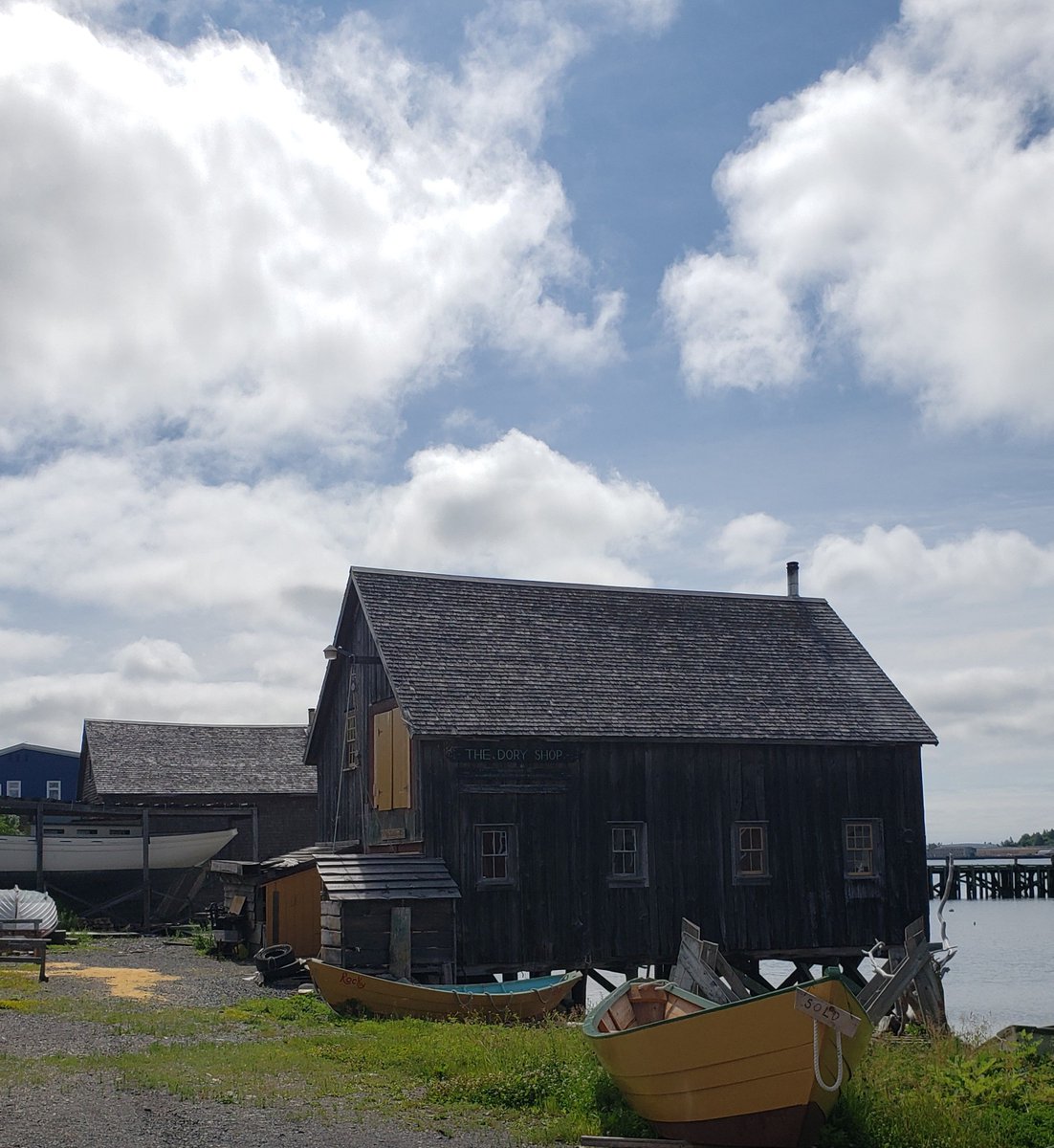 Beautiful blue skies at the Dory Shop!
•
•
•
#WoodenBoat #DoryShop #BoatBuilding #Dory #Lunenburg #Traditional