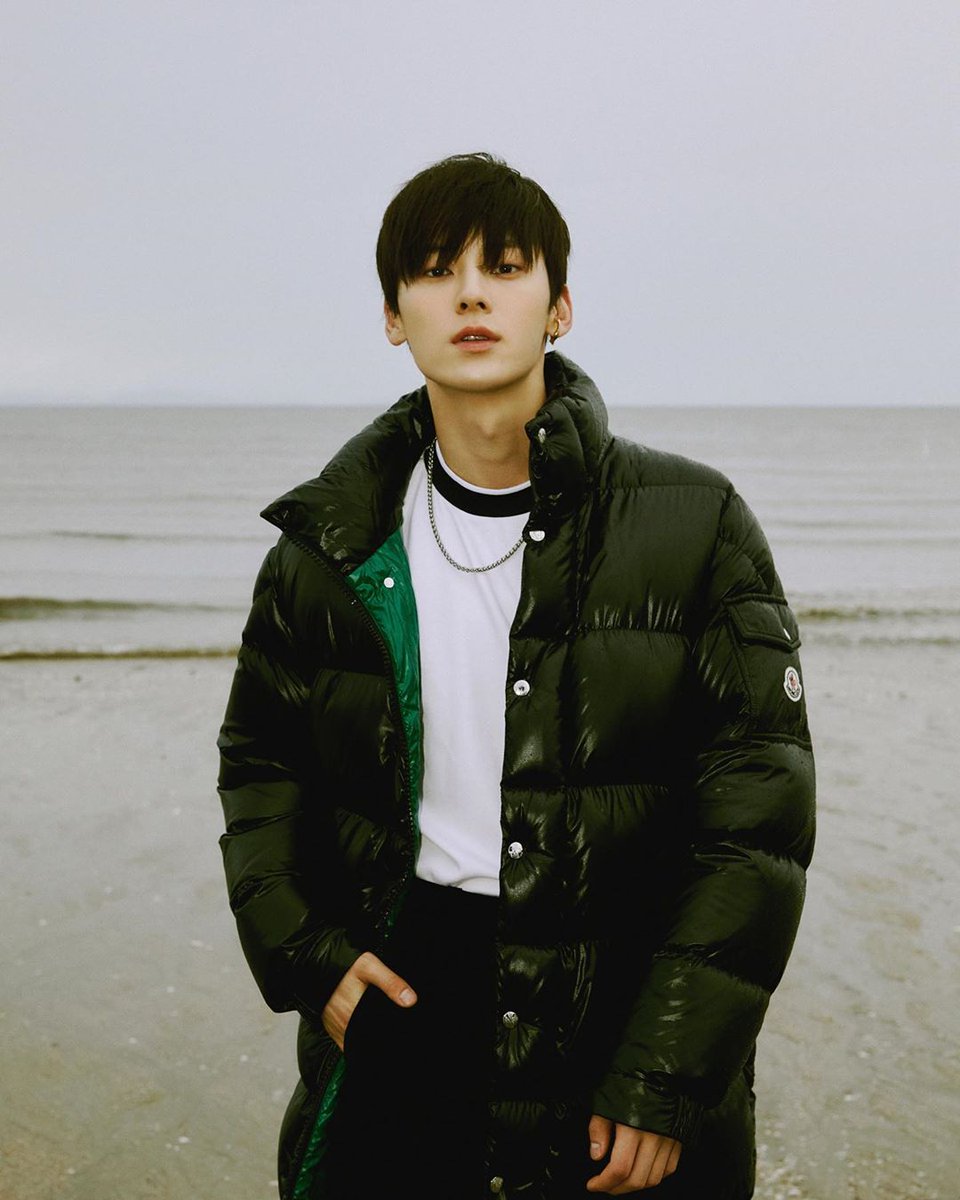 NUE5T_instagram's tweet photo. [ 200716 optimushwang ] ☔️🌊 #MonclerVoices 

https://t.co/iT8D5KvqEC

#민현 #황민현 #뉴이스트 #NUEST https://t.co/4xf1tB1mqy