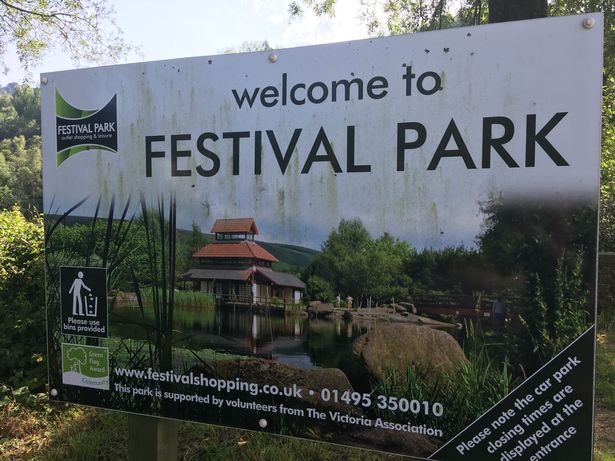 The Garden Festival site is still identifiable today, but barely any of the original infrastructure remains.The lakes at the lower part of the site are the most obvious relic, while the upper end of the funicular is now a retail park.