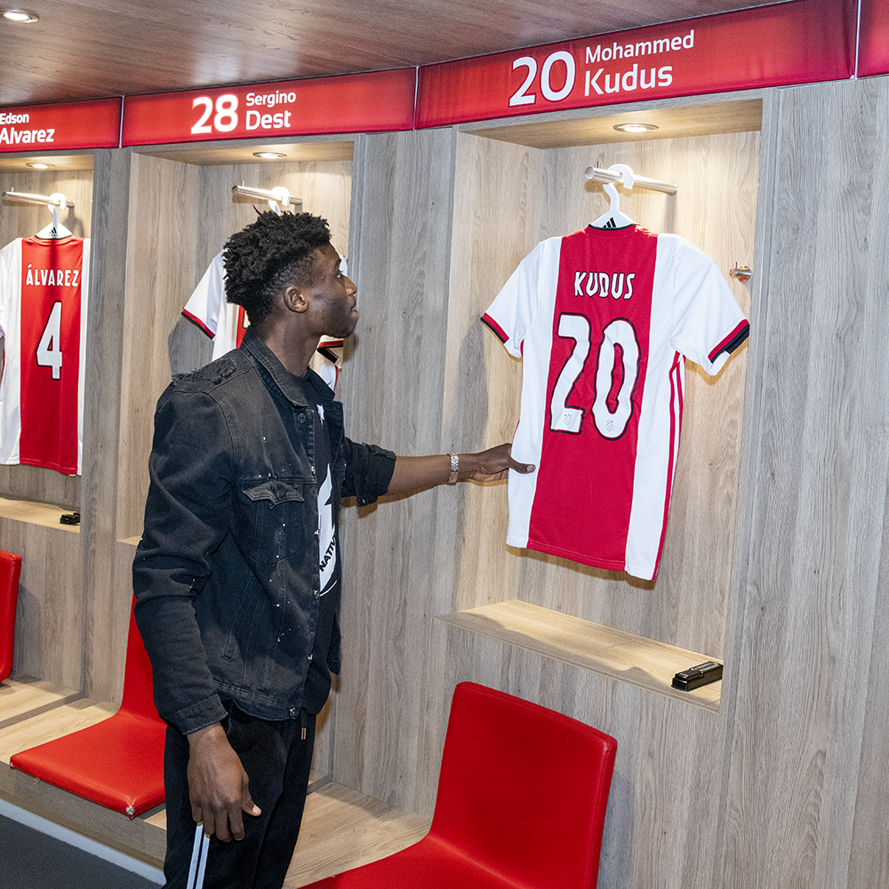 EdDYmfHXgAAVQxV?format=png&name=medium