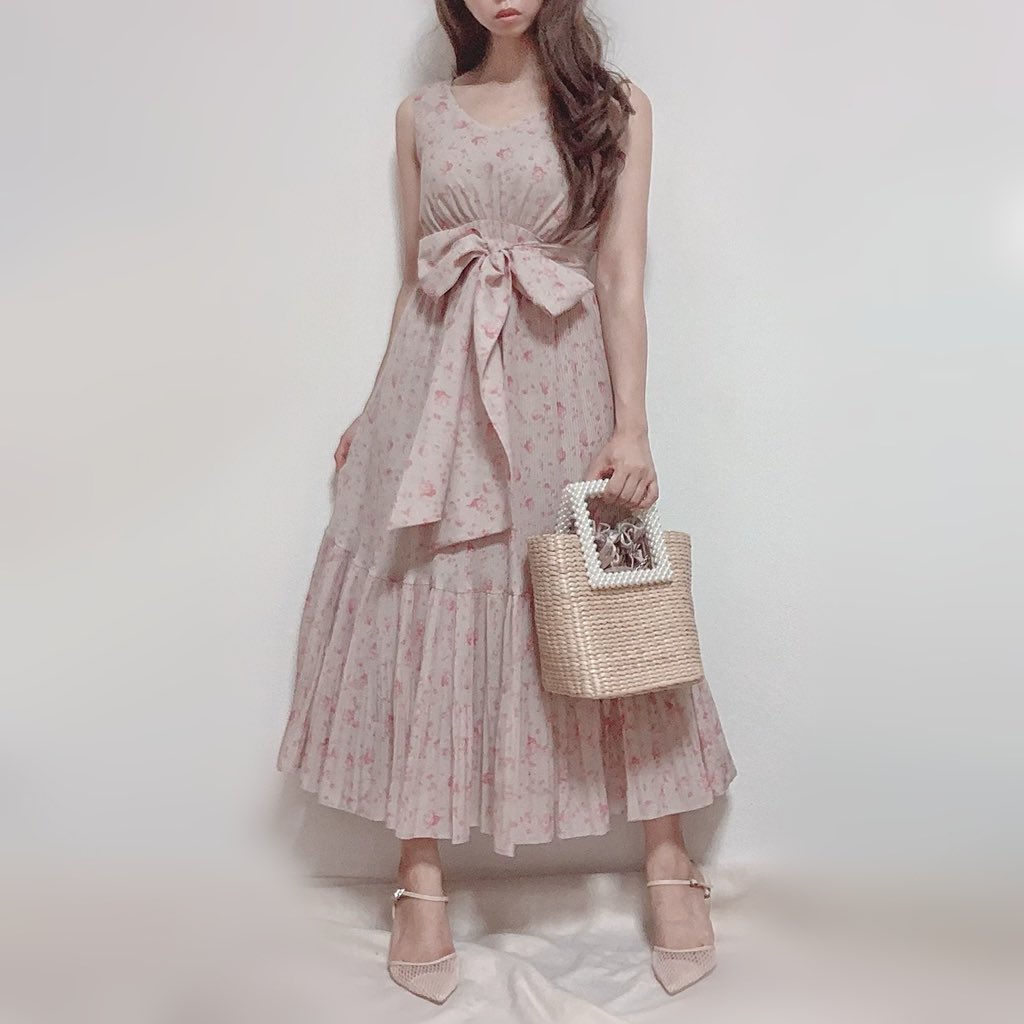 Her lip to Pleated Tulle Midi Dress