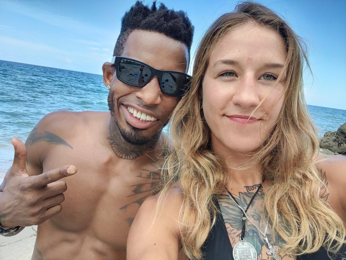 Mma_mashka's tweet photo. Very nice day with my friend @ThatGuy_mma #beach https://t.co/vk0dnsjeYA