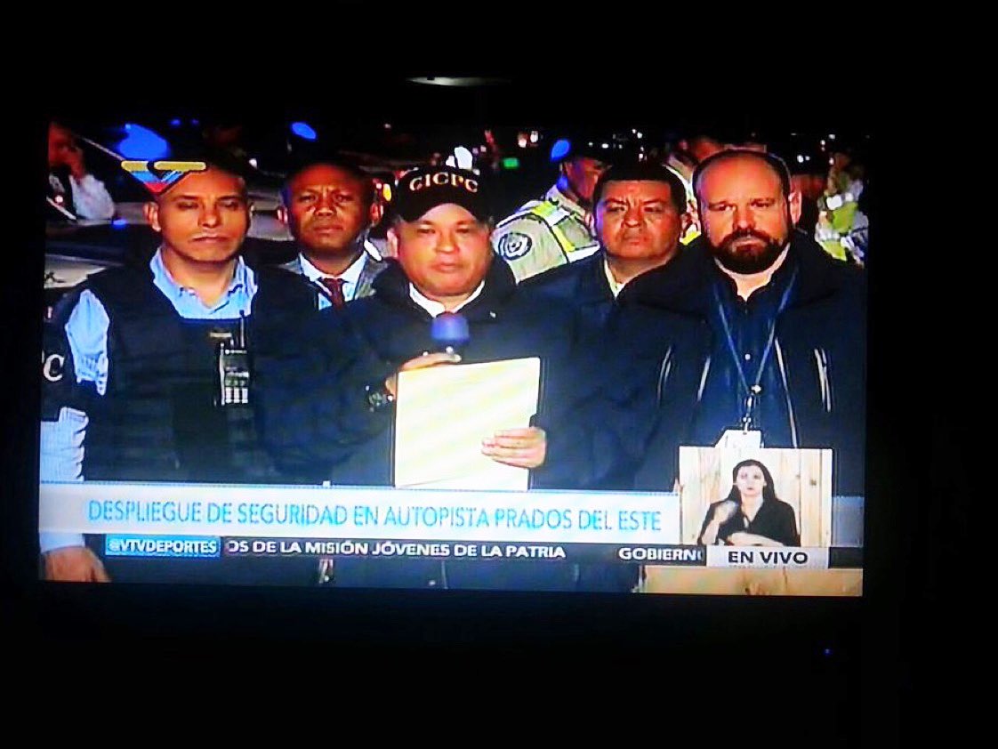 DouglasRicoVzla's tweet photo. Adelante pesquisas, en el nombre de la Virgen del Carmen, patrona de los policías. Salgan a la calles a generar seguridad y confianza.
#Cicpc 
#VenezuelaEnBatallaVictoriosa https://t.co/CvoJ15dRSm