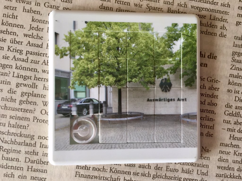 JanuszSibora's tweet image. Sprawa jest delikatna. Powodów podawano kilka. Elektorat PiS otrzymuje ciągle z telewizji rządowej materiały, w których straszy się Niemcami. Ostatnie wizyty @HeikoMaas i  @akk w Warszawie raczej były  medialnie marginalizowane. #diplomaticprotocol #diplomacy