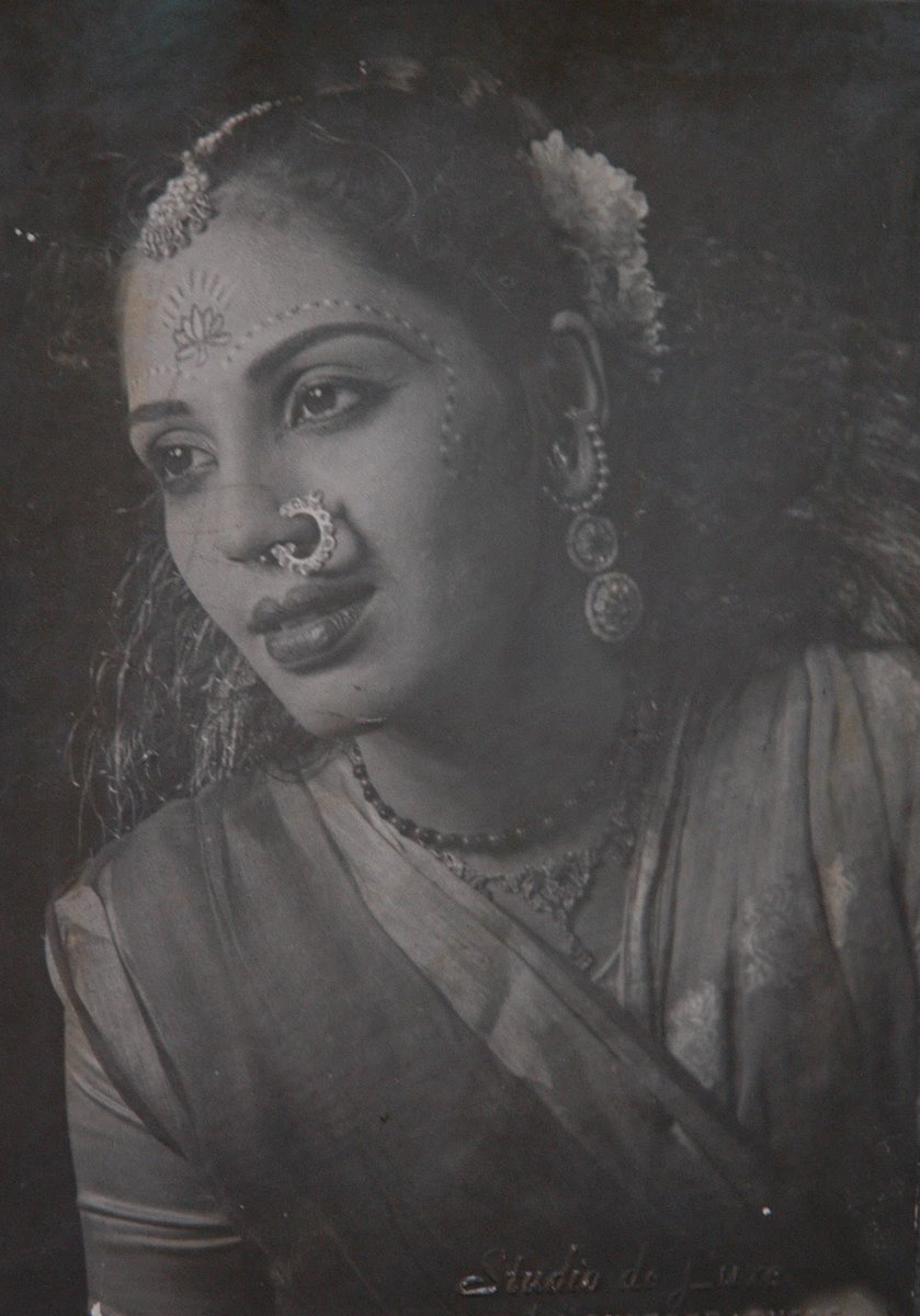 TeluguCinemaHistory on Twitter: "#Nirmalamma Garu's Rare Photos తెలుగు సినిమా చరిత్రలో 'బామ్మ' పాత్రలకు పెట్టిన పేరు నిర్మలమ్మ గారు.... ఆవిడ నాటకాలు వేసే రోజుల నాటి ...