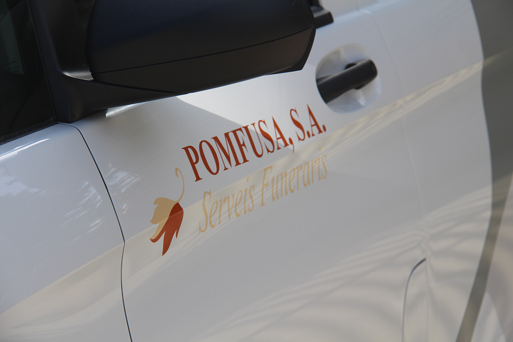 pomfusa's tweet photo. 📢 Renovació de la flota de vehicles
🎙 @JordiCa44154800: "la nostra flota de vehicles va fer un sobreesforç per atendre l’increment de serveis. Fruit d’aquesta experiència, podem donar una millor resposta davant la situació que estem vivint”
#Exfun #Pomfusa https://t.co/LxpiNW3w2l
