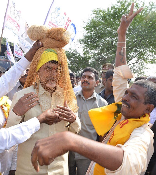 ఈనాటి 10:20PM ముఖ్యాంశాలు. ✓.బాబు గారు అల ఎందుకు చేశారో ఇప్పటికీ అర్థం కాక నెటిజన్లు ఆందోళన చెందుతున్నారు. ✓.మరో వైపు నెటిజన్లు ఇక నీ డ్రామాలు ఎవరు చూడరు అని తేల్చి చెప్పేశారు. ✓.ఇక మరో వైపు కి వస్తే యెల్లో మీడియా చాలా భాదను వ్యక్తం చేస్తున్నారు. చూస్తూ ఉండండి.more updates