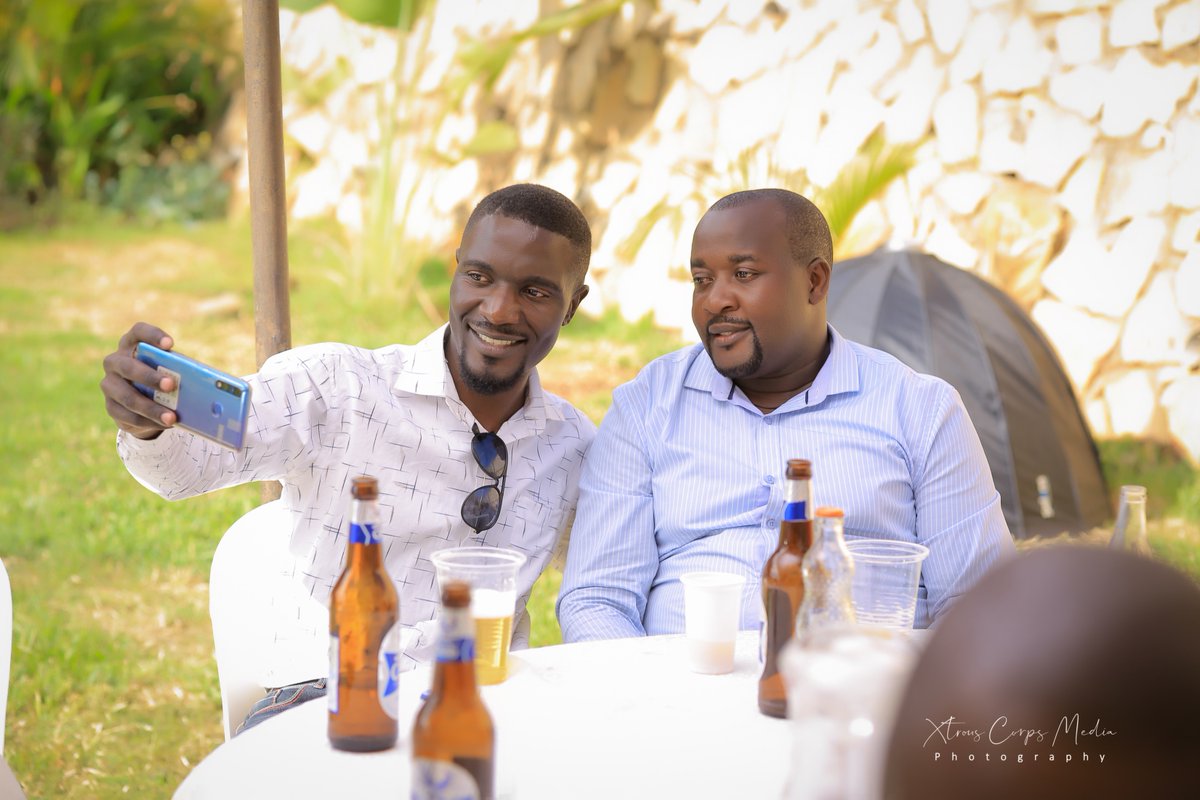 ktimothy10's tweet photo. Brand manager @francisnyende this is for you.
You & us make a winning team! Competition is dead even
#ClubPilsner all the way πͺ https://t.co/DEFe830bEz