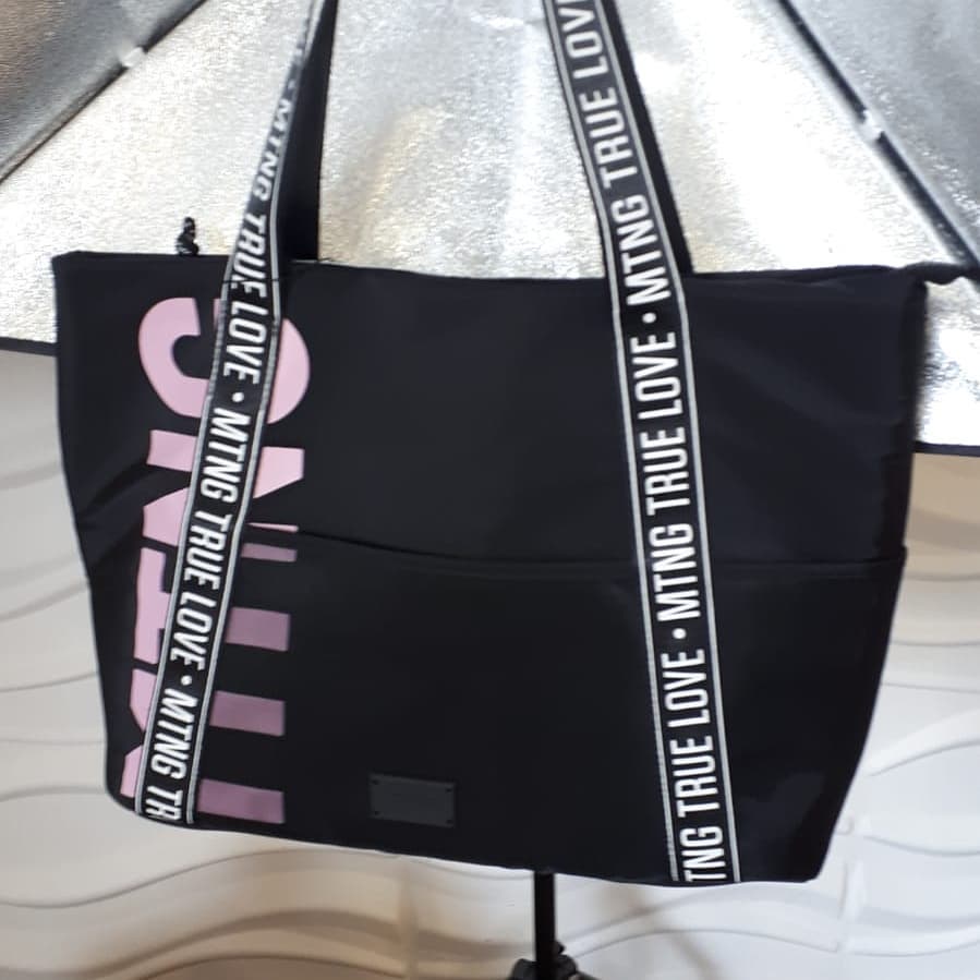 RitualsShoes's tweet photo. ¿Has visto los bolsos que. tenemos para ti? Y seguimos con las rebajas, no te las pierdas!!!
#rebajas #ritualsshoes #verano #nuevatemporada https://t.co/BfIItLNfO6