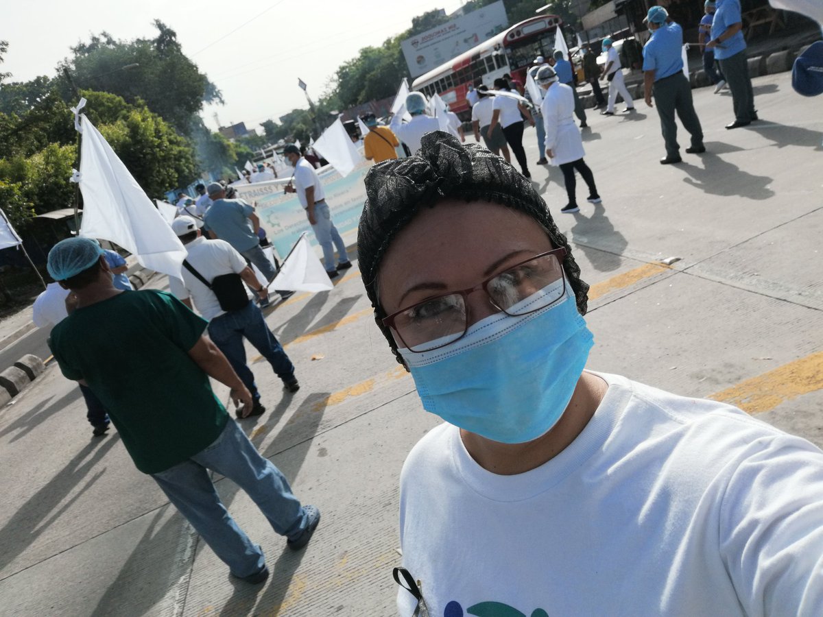 Rouss_2611's tweet photo. Perdón por el inconveniente pero estamos cansados de tantas injusticias !
El sector salud el más expuesto exigimos cuarentena estricta no es justo que todos estemos trabajando cuando la @AsambleaSV hace reuniones por zoom.   Cobardes! Salgan a la calle así como mandaron a todo el https://t.co/3Ll1Tijr9l