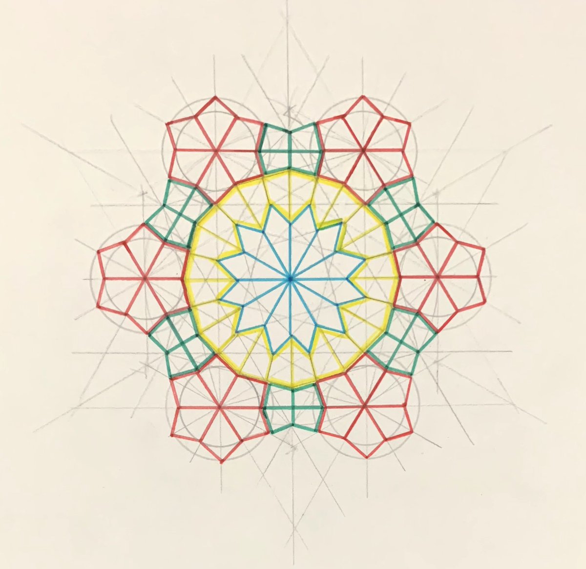 Lost the flow a bit today and threw away a lot of pieces I was unhappy with. Here is my uncoloured Persian Orosi for Day 16 of  #GeometricJuly as it got ruined.  @c0mplexnumber