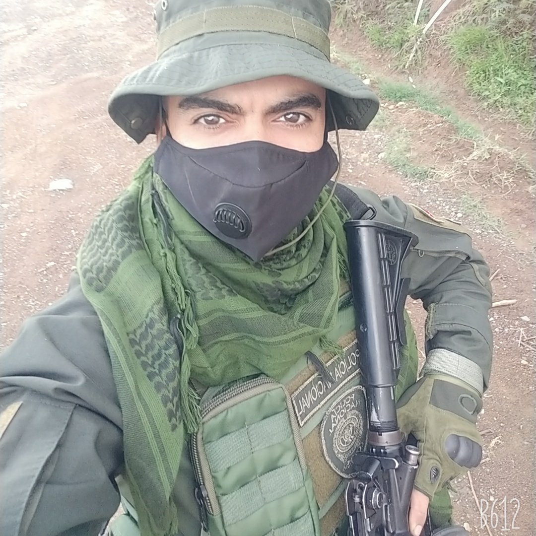 ayala0817's tweet photo. #NuevaFotoDePerfil https://t.co/ft66DMwi4o