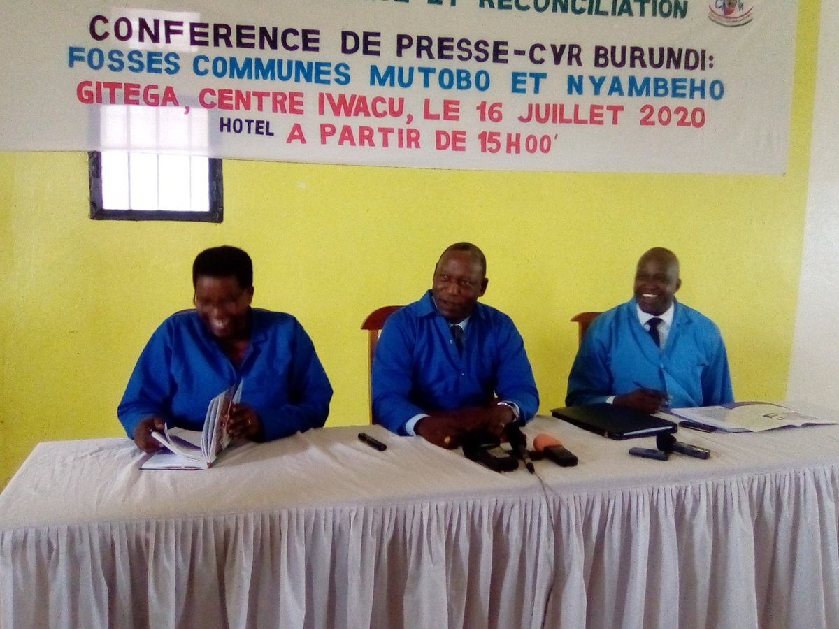 JournalIzuba's tweet photo. La CVR a exhumé  12643 victimes du génocide contre les hutus du Burundi dès 1972, cela a été signalé lors d'une conférence de presse animée par le président de ladite commission en ce 16/7/2020 dans la capitale politique du Burundi en Province de Gitega.
@LeonardNdolima4 @ONU_fr https://t.co/YWw4cGFO21