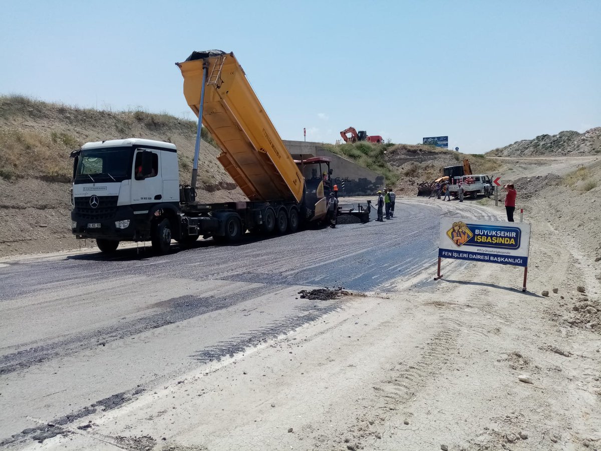 ASefligi's tweet photo. - Başağaç Mahallesi Turan Kamberli Cad.Asfalt Serim Çalışması 
- Şehir Mezarlığı İç Yolları Asfalt Serimi Öncesi Mekanik Serim Çalışması 
#BÜYÜKŞEHİRÇALIŞIYORBEYPAZARININYOLLARIYENİLENİYOR
@atila_celik06 @haliltuncay06 @erolguler06 https://t.co/aaBDC1Hldl