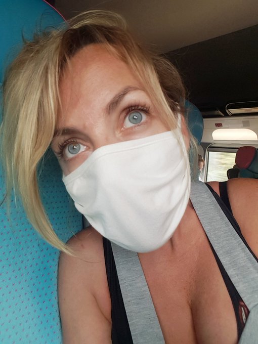 Tournages sur Paris termin&eacute; bonne fin de journ&eacute;e 😘  Prot&eacute;gez vous !!!!  #COVID19 #coronavirus https://t<a href="/tag/covid19"class="tags"><span>#covid19</span></a><a href="/tag/coronavirus"class="tags"><span>#coronavirus</span></a>