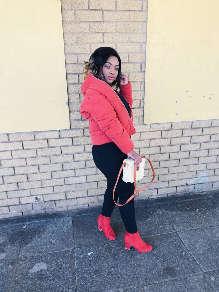Leesedi_m's tweet photo. Orange is the new black.🍊 https://t.co/LanEqB1N9l
