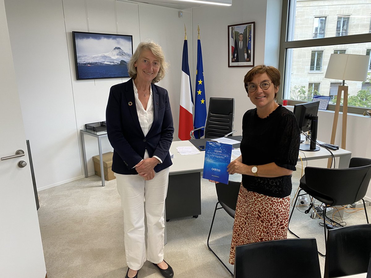 CathChabaud's tweet photo. Ravie du grand tour d’horizon des sujets liés à la mer avec notre #MinistreDeLaMer @AnnickGirardin #Connaissance #Préservation #DevEconomique #EnjeuGéostratégiques. La 🇫🇷 2e espace maritime, a un rôle essentiel à jouer au niveau 🇪🇺 et 🌎 Ravie de la collaboration à venir 🌊😊! https://t.co/saGZzOcgdV