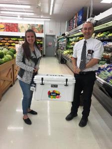 FMI_ORG's tweet photo. Since Aric W. Reicks's promotion to store manager at @Fareway_Stores, he has forged strong relationships with his team, while mentoring the future of #foodretail's workforce. Read his story: https://t.co/n2s22rNfR8 #FMIStoreManager (photo pre-pandemic) https://t.co/5WPIsObYro