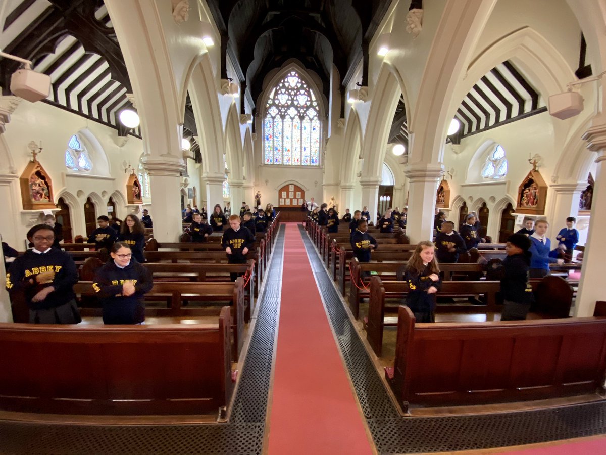 AbbeyPrimary's tweet photo. #y6 #lockdownleavers Leavers Mass was special. Y6’s were presented with a cross blessed by Father Elias https://t.co/oSvs3k7tk8