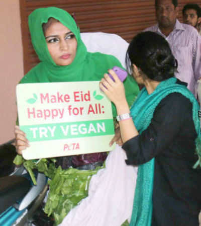 BhopalMy's tweet photo. Last time when @PetaIndia asked for a vegan eid, they were beaten black and blue in Bhopal outside Taj-ul-masajid. Since then they keep their trap shut about a vegan eid. 

#VeganEid  #MakeEidHappyForAll #EidWithSimplicity  Muslims  Islam  Iman  #Bakrid  #veganlife https://t.co/zqszefejkO