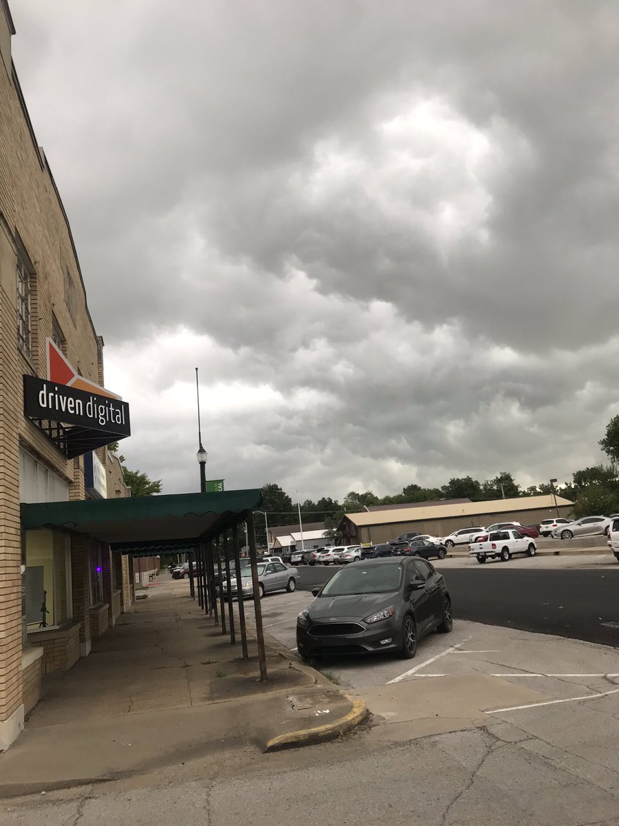 DrivenDigitalUS's tweet image. Storms rolling in at the Pryor office today! ⛈