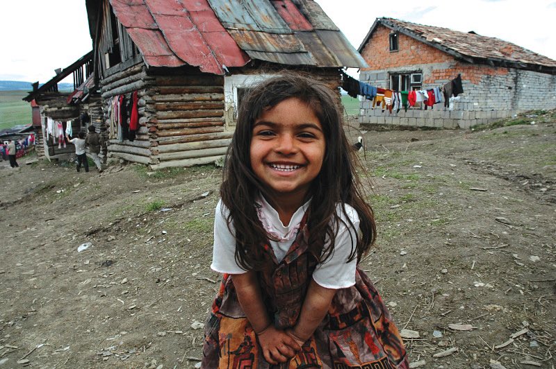 80% of Roma in Europe are at risk of poverty. 90% of Roma children live in poverty.