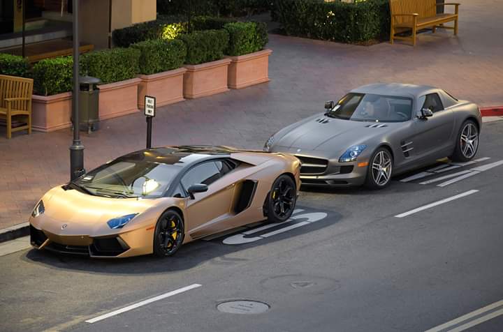 michele69028102's tweet photo. Lamborghini aventador - Mercedes sls amg https://t.co/TSmFWFqeie