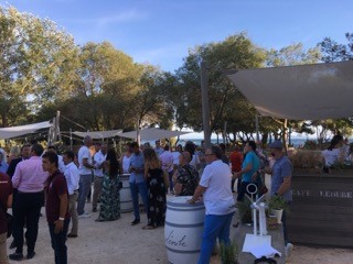 CCIduVar's tweet photo. Lancement officiel de l’appli "Destination Vins de Provence" au @chateauleoube et remise des prix du Concours Général Agricole &amp; Concours des Vins de #Provence 🍷🍇. Notre #CCI est fière d’être partenaire des #vinsdeprovence et de soutenir l’économie locale #MadeinVar 👍👏 https://t.co/rU8AyTt9dN
