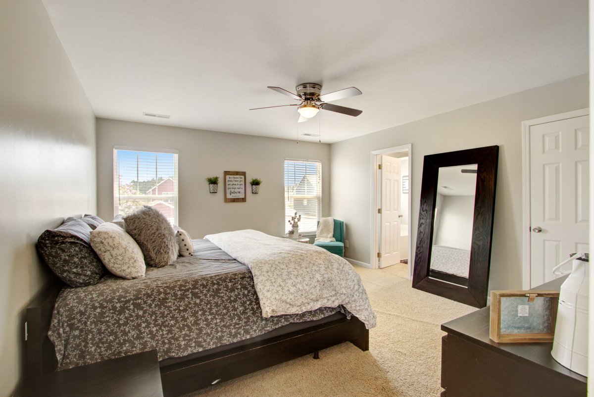 KlimRealtyONE's tweet photo. Today's home of the day!

This might be the home you have been waiting for! Now active on the market!

Price, Pictures, Video, &amp; Virtual Tour : https://t.co/cfXAOH2YjF https://t.co/wmMRxzOuKk