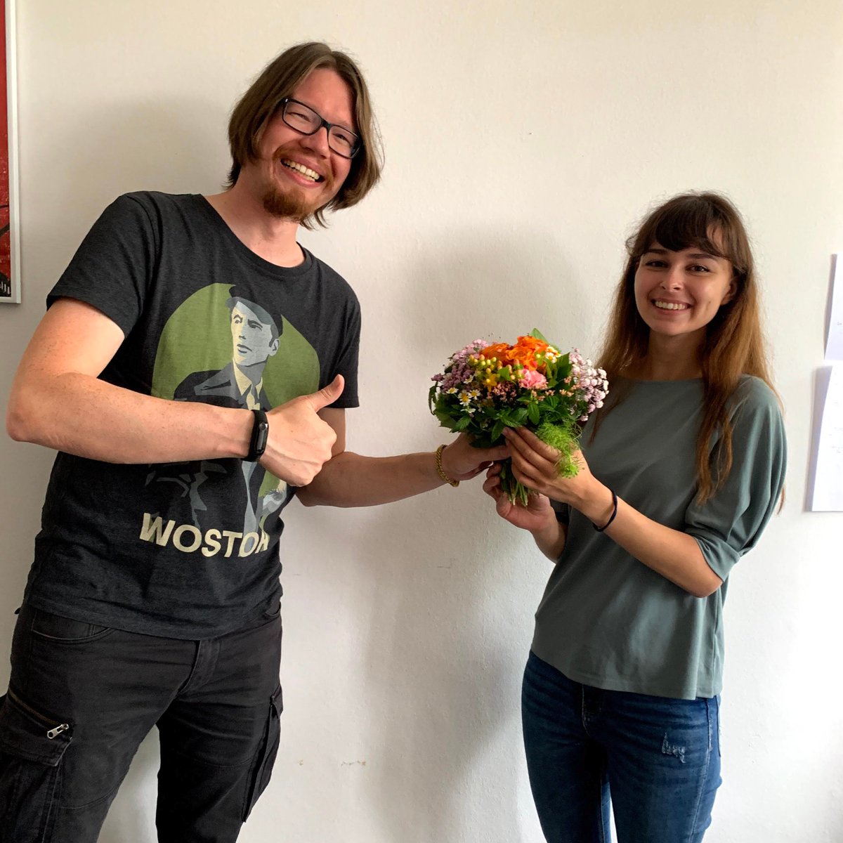 LogimaSoftware's tweet photo. Wir haben heute in unserer ersten Out-of-Office Aktion seit dem #lockdown das Ende von Susannas #Praktikum bei uns gefeiert. Wir freuen uns, dass Susanna uns weiterhin als #Werkstudentin erhalten bleibt. #flowers https://t.co/xKnjBhNunP