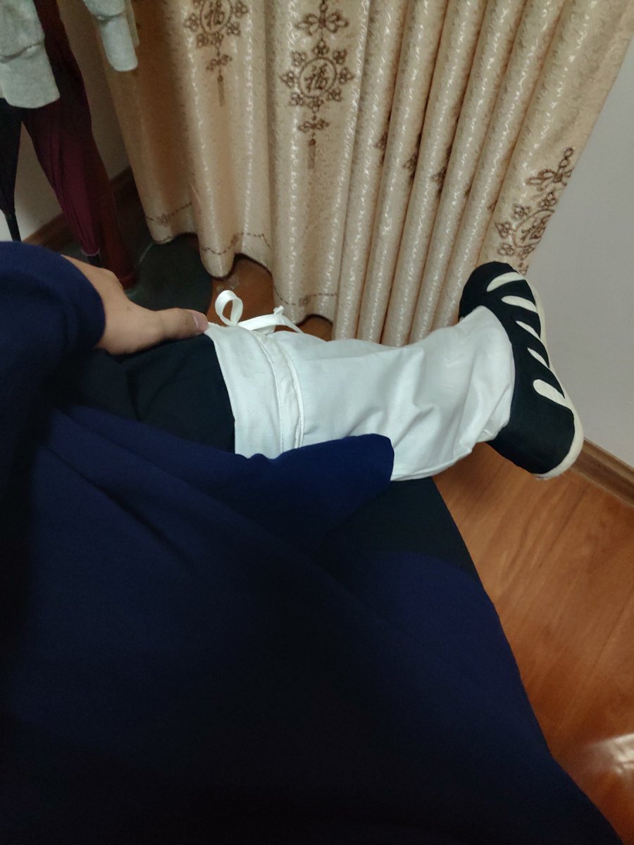 HeartoInk's tweet photo. 哎呀呀，腿累啦 https://t.co/ZLwXImaFlO